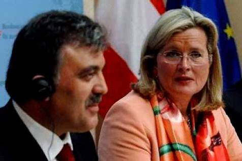 Le ministre turc des Affaires Etrangères poursuivra les réformes pour répondre aux critères d&rsquo;adhésion de l&rsquo;UE