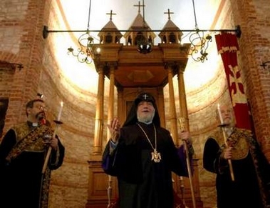 Pontiff of all Armenians welcomed in the cathedral of the Holy mother of God in Istanbul