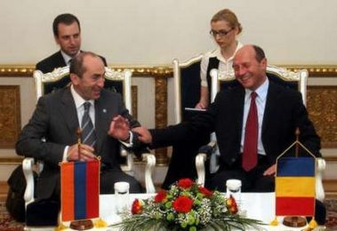 Karabakh: tête-à-tête des présidents arménien et azerbaïdjanais à Bucarest