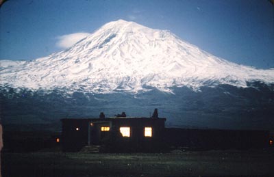 De mystérieuses explosions sur le mont Ararat terrorisent la population d&rsquo;un village proche