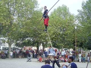 Un funambule arménien séduit Romans dans le cadre de l&rsquo;Année de l&rsquo;Arménie en France