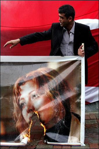 Acquittement de la romancière Elif Shafak