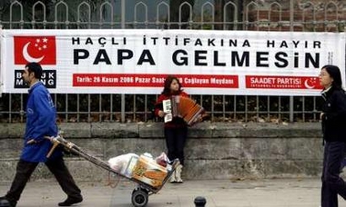 Turquie: Nouveaux appels à des manifestations contre la venue du Pape