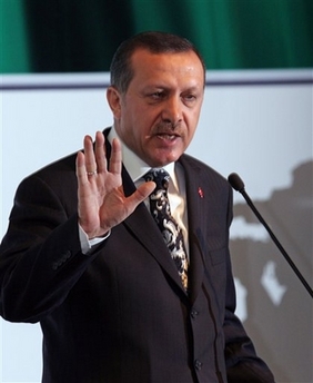 Erdogan dit ne pas vouloir « répondre au mal par le mal » avec le pape