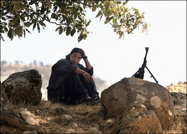 Cours d&rsquo;éducation politique pour combattants du PKK en Irak