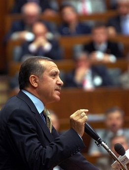 Ralentissement des négociations: Erdogan dénonce une « injustice »