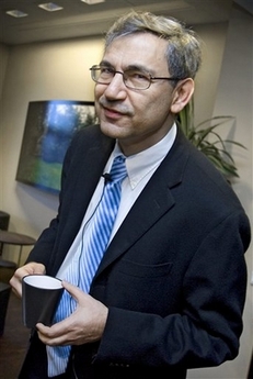 Orhan Pamuk fête son Nobel à Stockholm au nom de la littérature