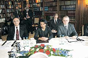 Condoleezza Rice a rencontré la communauté turque d&rsquo;Allemagne avec au menu le génocide arménien