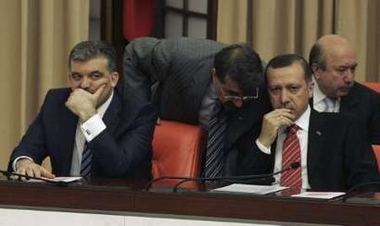 Turquie: Abdullah Gül retire sa candidature à la présidence