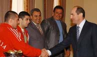 Le président arménien a reçu l&rsquo;équipe arménienne d&rsquo;haltérophilie, championne d&rsquo;Europe à Strasbourg (France)