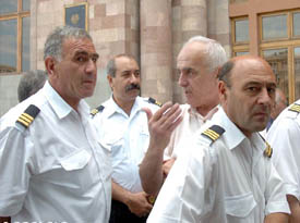 Les anciens pilotent réclament encore leur salaire