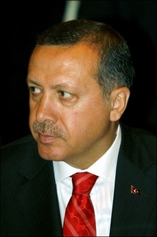 Tayyip Erdogan n&rsquo;exclut pas une intervention turque en Irak