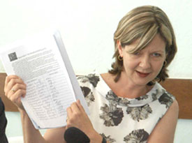 Sarkissian rencontre la femme d&rsquo;un opposant détenu