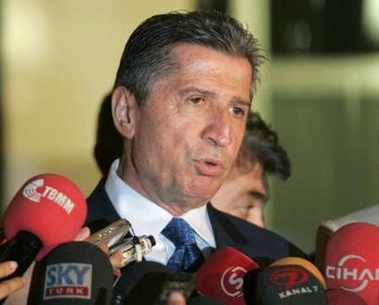 Un modéré au perchoir du parlement turc