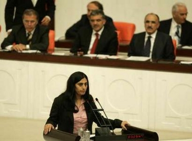 Turquie: une députée kurde élue au parlement est sortie de prison