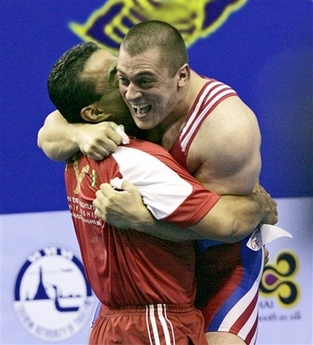 La photo du jour : Haltérophilie – Davtyan second