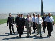 Visite de Serge Sargsyan au Musée du Génocide Arménien