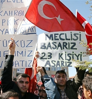 La Turquie demande aux médias de s&rsquo;autocensurer
