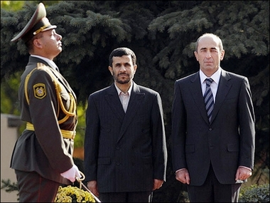 Le président iranien Ahmadinejad est arrivé en Arménie