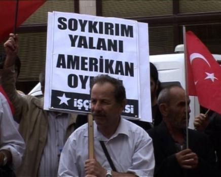 « La question sur le génocide aux Etats-Unis  rouvre de vieilles blessures en Turquie » par  Gareth Jones