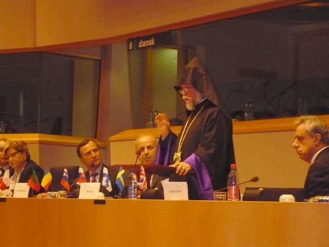 Aram 1er : « Le peuple armenien, à travers ses valeurs, a contribué aussi au développement et à la prospérité de l&rsquo;Europe et aujourd&rsquo;hui, il est appelé à jouer doublement ce rôle »