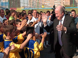 La FIFA et l&rsquo;UEFA en visite en Arménie