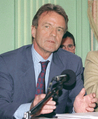 La FRA regrette les ambiguités de Kouchner