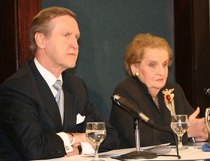 États-Unis: Madeleine Albright et William Cohen rattrappés par le génocide des Arméniens