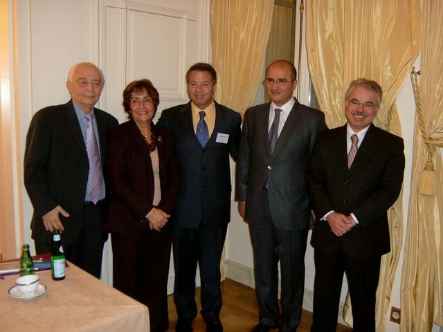 AXA verse 1 million de dollars aux Associations Arméno-Françaises