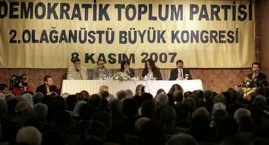 Turquie: Le DTP, menacé d&rsquo;interdiction, dénonce une atteinte à la démocratie