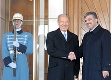 Gül remercie Peres