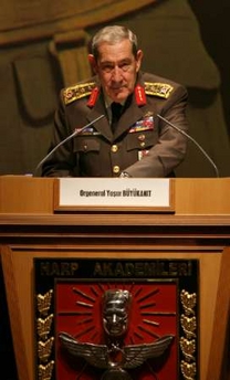 Turquie: pas trop tard pour une opération contre le PKK en Irak (armée)