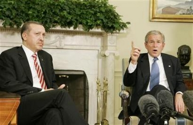 La Turquie ne renonce pas à l&rsquo;option militaire contre les rebelles kurdes en Irak