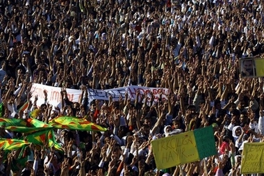 Turquie: des milliers de Kurdes manifestent contre une opération en Irak