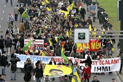 10.000 Kurdes manifestent à Düsseldorf pour la paix dans le nord de l&rsquo;Irak