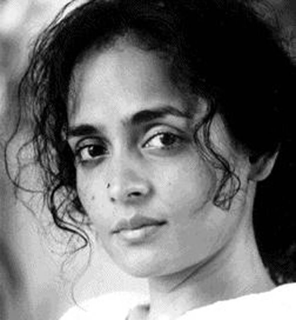 Arundhati Roy appelle les Turcs à rompre le silence après la mort de Dink