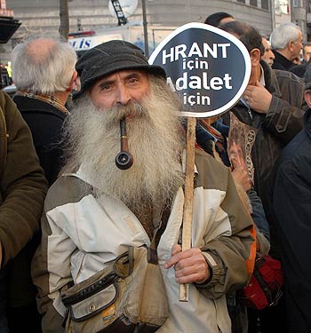 La justice turque a été jugée lors des commémorations pour Hrant Dink (nouvelles photos )