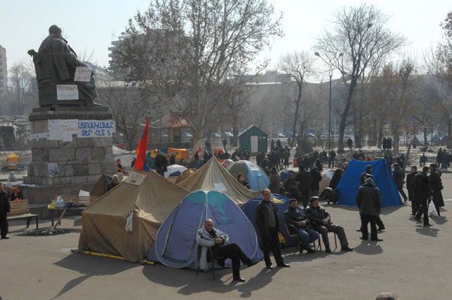 Meeting du 25 février : Mobilisation moins forte sur la place de l&rsquo;opéra