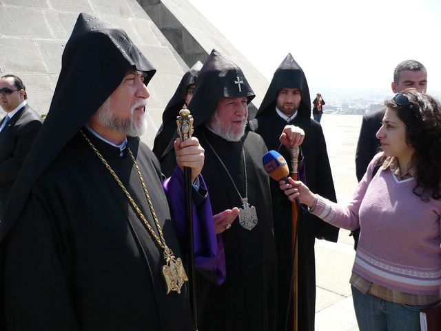 Aram 1er et Karekine II rendent hommage conjointement aux victimes du génocide des Arméniens