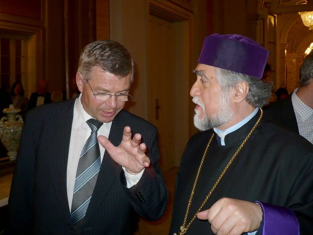 Sa Sainteté Aram 1er souligne le rôle de la religion pour la paix
