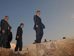 Abdullah Gul à Ani ( première photo)