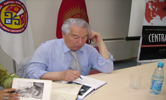 Mustafa Isen: Il est trop tôt pour savoir si Abdullah Gul va se rendre en Arménie