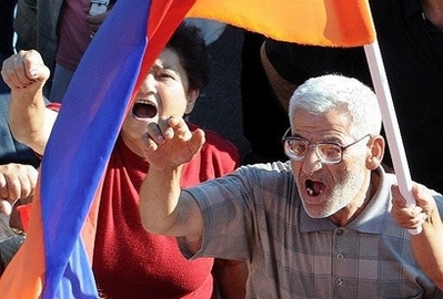 Le rassemblement de l&rsquo;opposition menée par Levon Ter-Petrossian