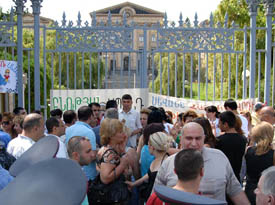 Une loi fiscale provoque la colère des petits commerçants