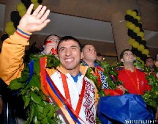 Retour triomphal des médailles olympiques en Arménie