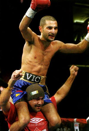 Le champion du monde (IBF) Vic Darchinian veut affronter Nonito Donaire
