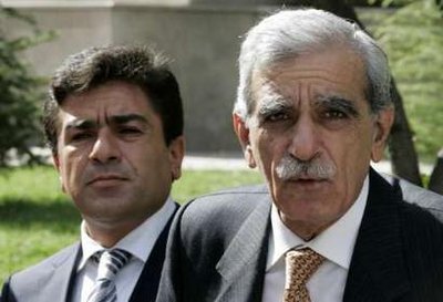 Le DTP pro-kurde, menacé d&rsquo;interdiction, a présenté sa défense