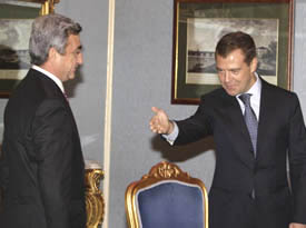 MM. Sarkissian et Medvedev se rencontrent mardi