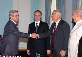 Le Président Sarkissian a reçu une délégation de l&rsquo;Eglise Evangéliste Arménienne