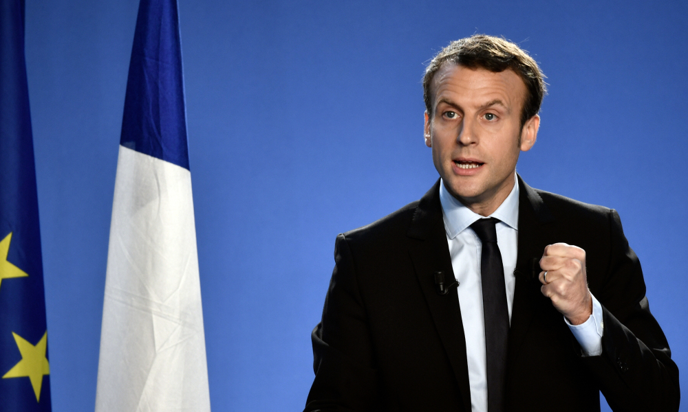 BFM TV. Une du Point sur Erdogan: Macron s&rsquo;offusque des retraits d&rsquo;affiches en kiosques